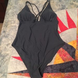 NEW Cupshe One Piece Swimsuit Size large